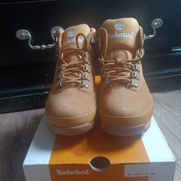Very lightly worn Euro Hiker timberland boots main image 4